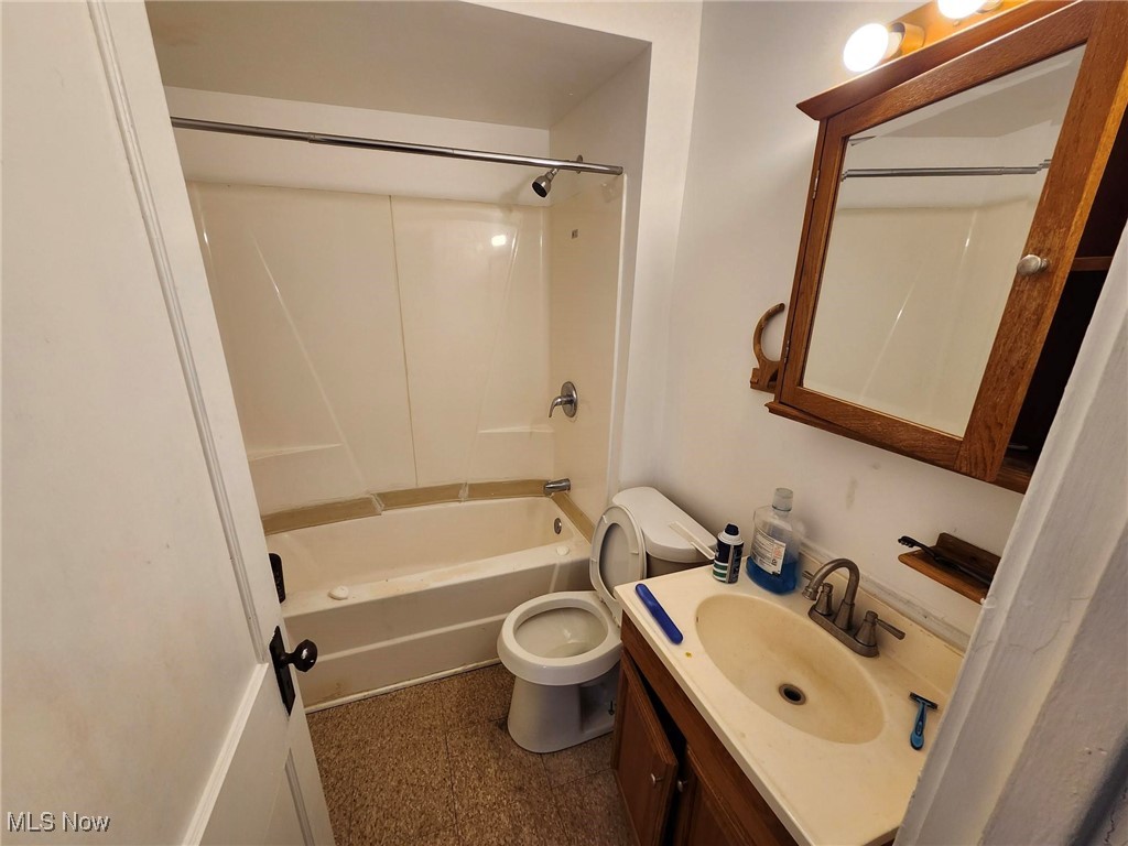 1639 Avalon Road Cleveland OH 44112