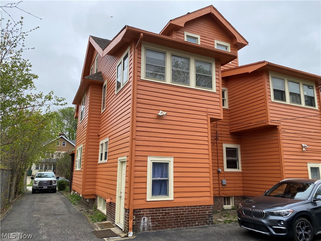 2580-2582 Colchester Road Cleveland Heights OH 44106