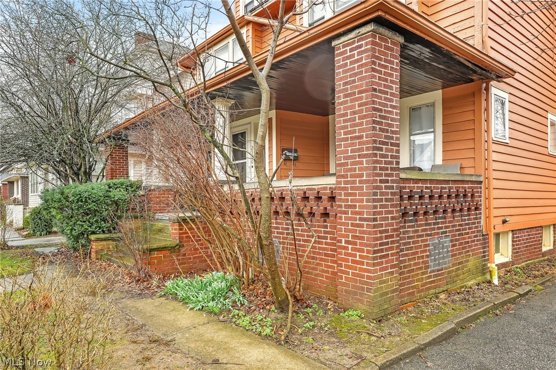 2580-2582 Colchester Road Cleveland Heights OH 44106