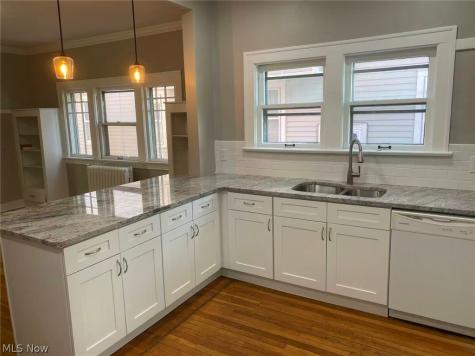 2580-2582 Colchester Road Cleveland Heights OH 44106