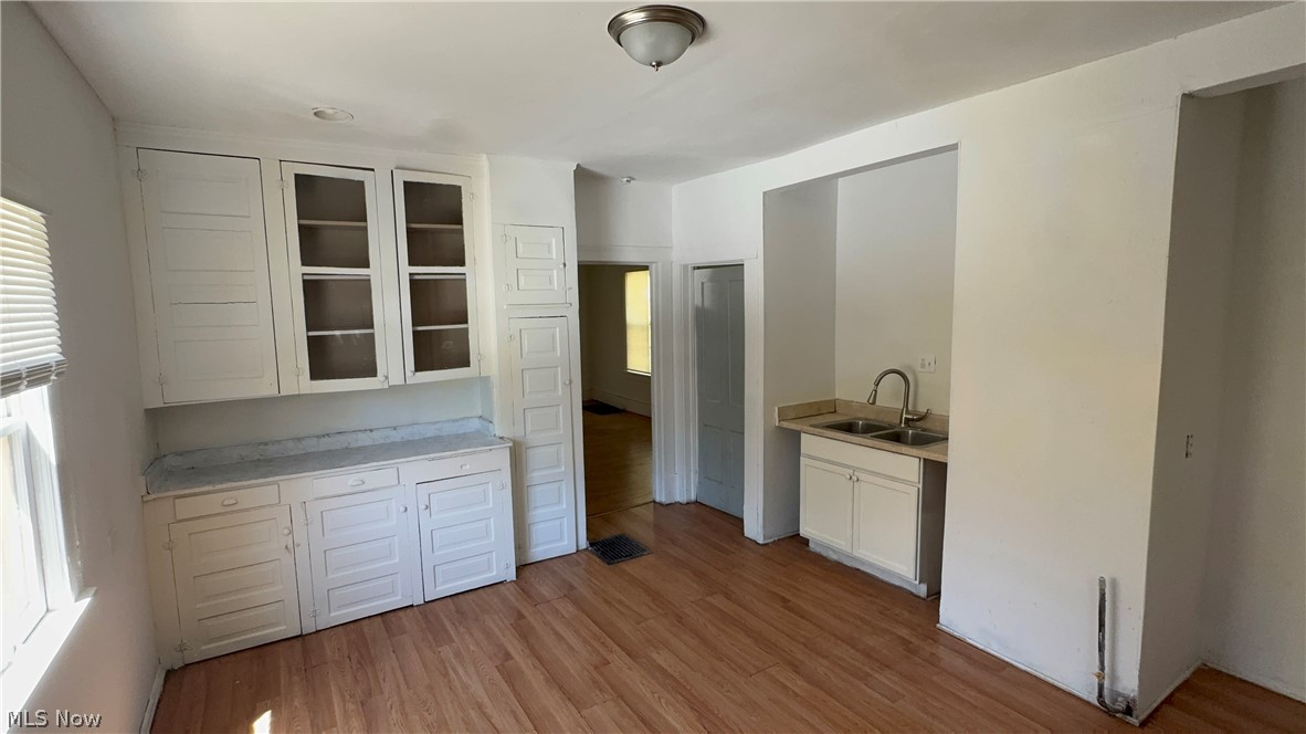 1065 E 77th Street Cleveland OH 44103