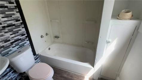 1065 E 77th Street Cleveland OH 44103