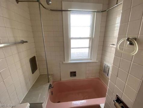 2700 Hood Avenue Cleveland OH 44109