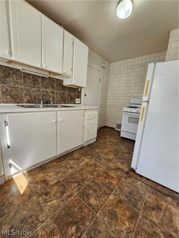 2700 Hood Avenue Cleveland OH 44109
