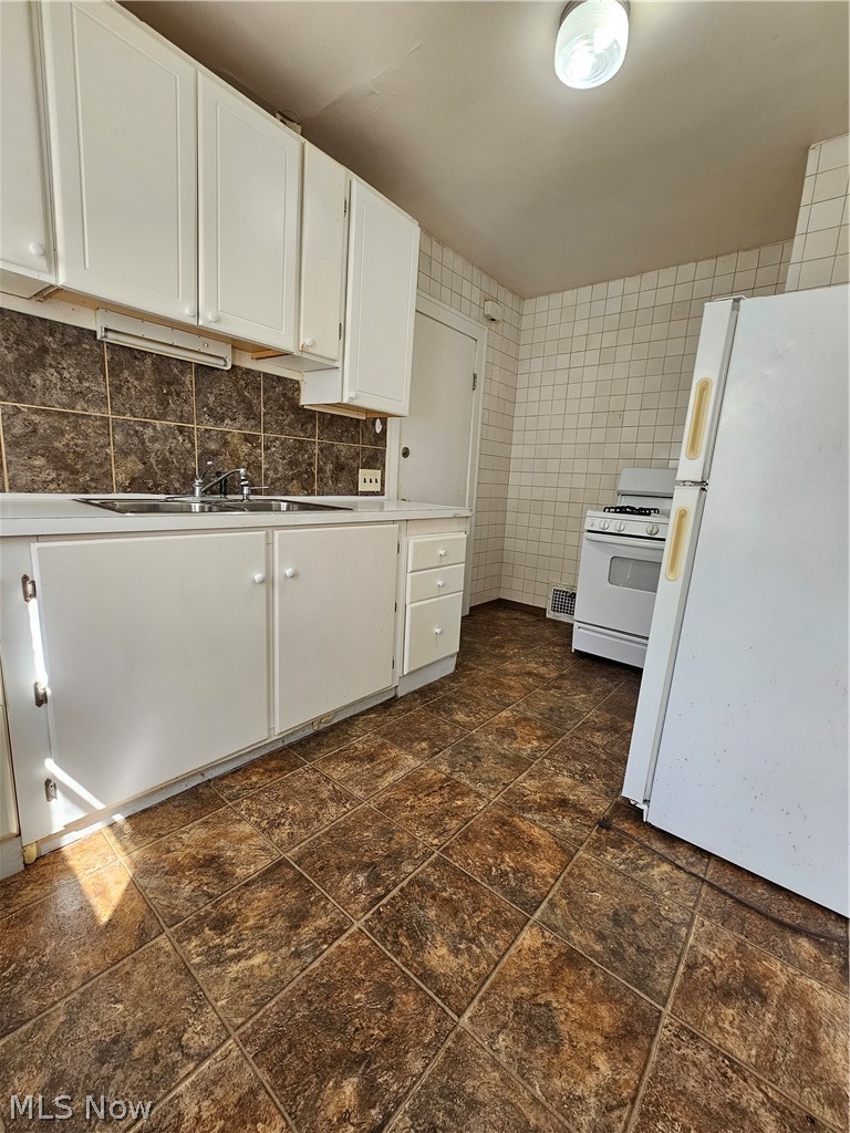 2700 Hood Avenue Cleveland OH 44109
