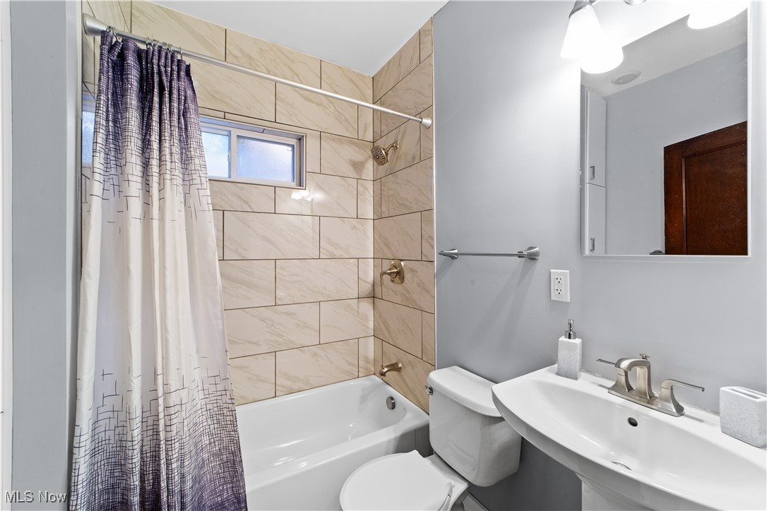 7309 Franklin Boulevard Cleveland OH 44102