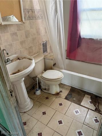 1014 E 141st Street Cleveland OH 44110