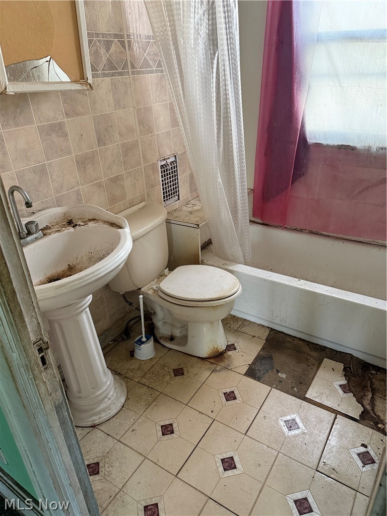 1014 E 141st Street Cleveland OH 44110