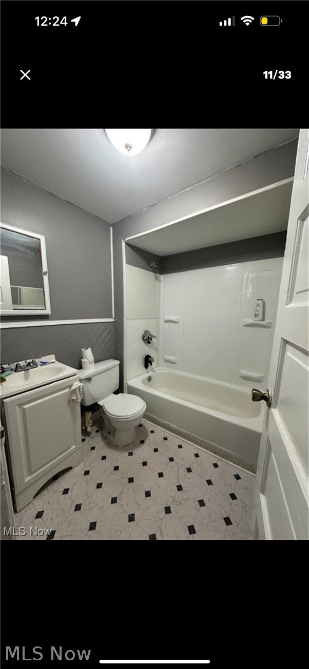 1043 E 68th Street Cleveland OH 44103