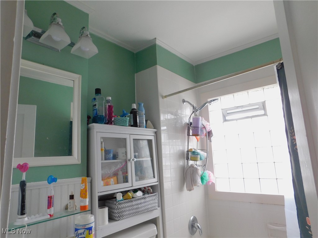 1556-1558 Cohassett Avenue Lakewood OH 44107