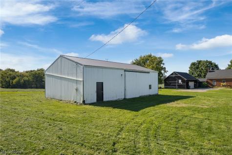 6264 Paris Avenue Louisville OH 44641