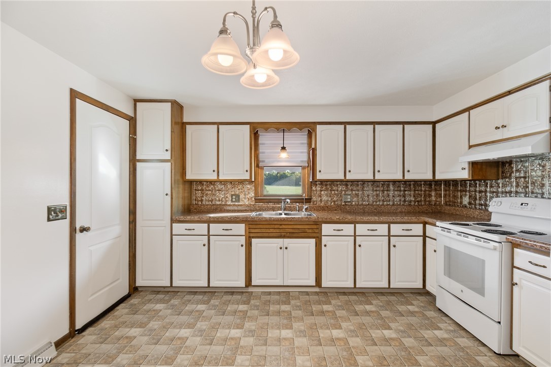 6264 Paris Avenue Louisville OH 44641
