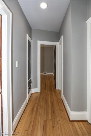 2075 Lewis Drive Lakewood OH 44107