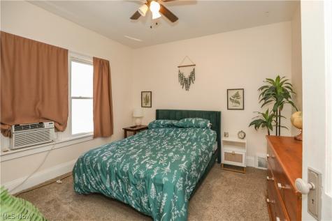 2075 Lewis Drive Lakewood OH 44107