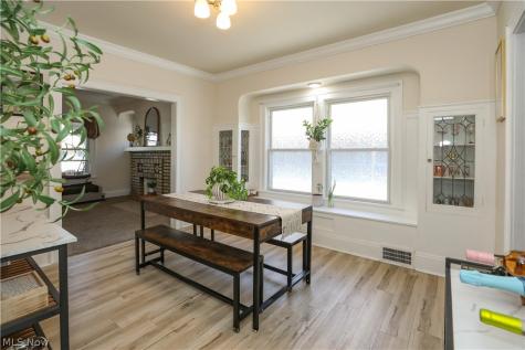 2075 Lewis Drive Lakewood OH 44107