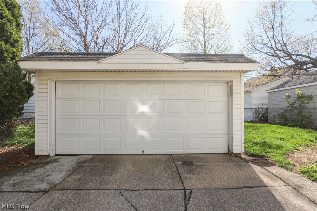 2075 Lewis Drive Lakewood OH 44107