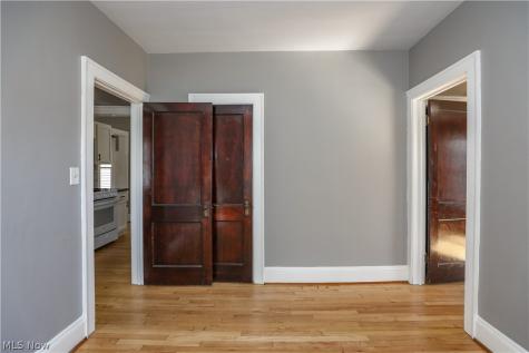 2075 Lewis Drive Lakewood OH 44107