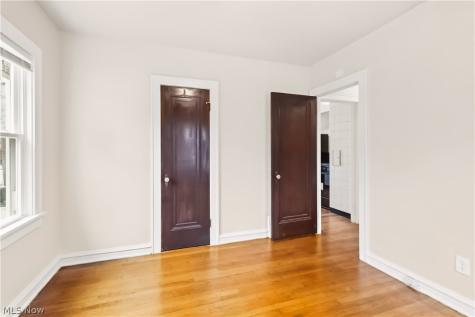 3474 Raymont Boulevard University Heights OH 44118