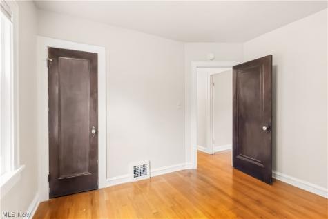3474 Raymont Boulevard University Heights OH 44118