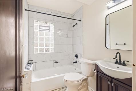 3474 Raymont Boulevard University Heights OH 44118