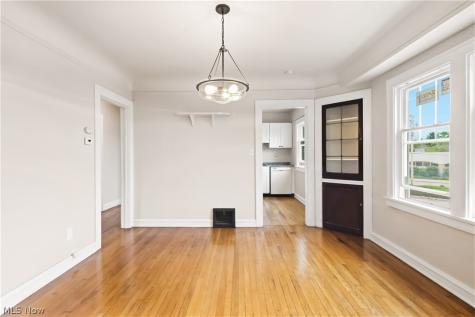 3474 Raymont Boulevard University Heights OH 44118