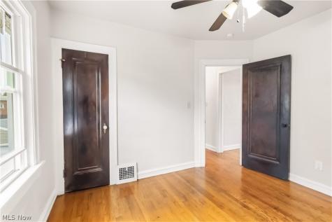 3474 Raymont Boulevard University Heights OH 44118