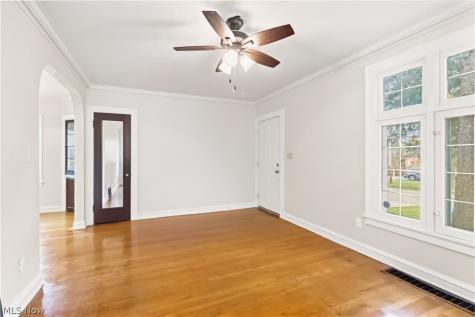3474 Raymont Boulevard University Heights OH 44118