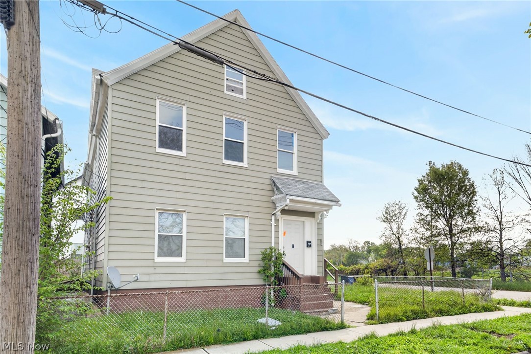 2763 W 32nd Street Cleveland OH 44113