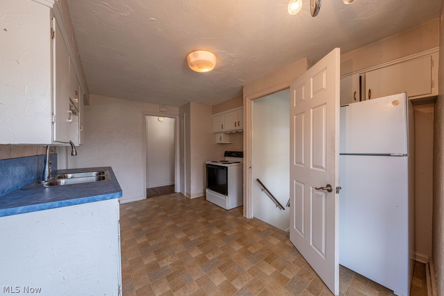 2217 Lincoln Avenue Lakewood OH 44107