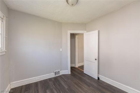 10937-10929 Massie Avenue Cleveland OH 44108
