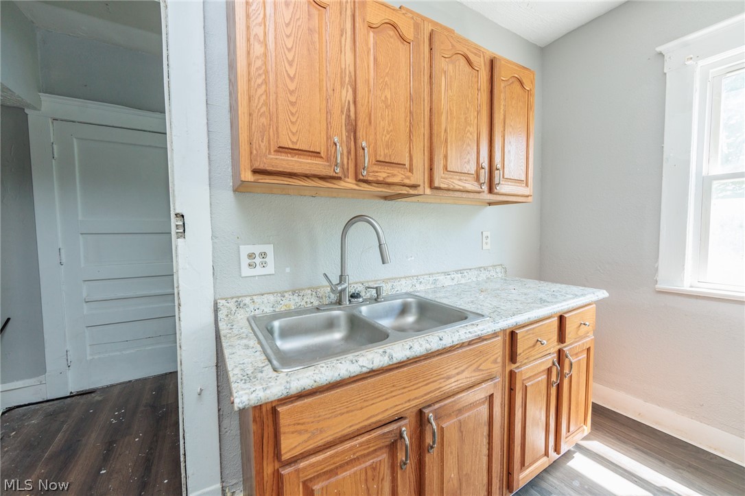 10937-10929 Massie Avenue Cleveland OH 44108