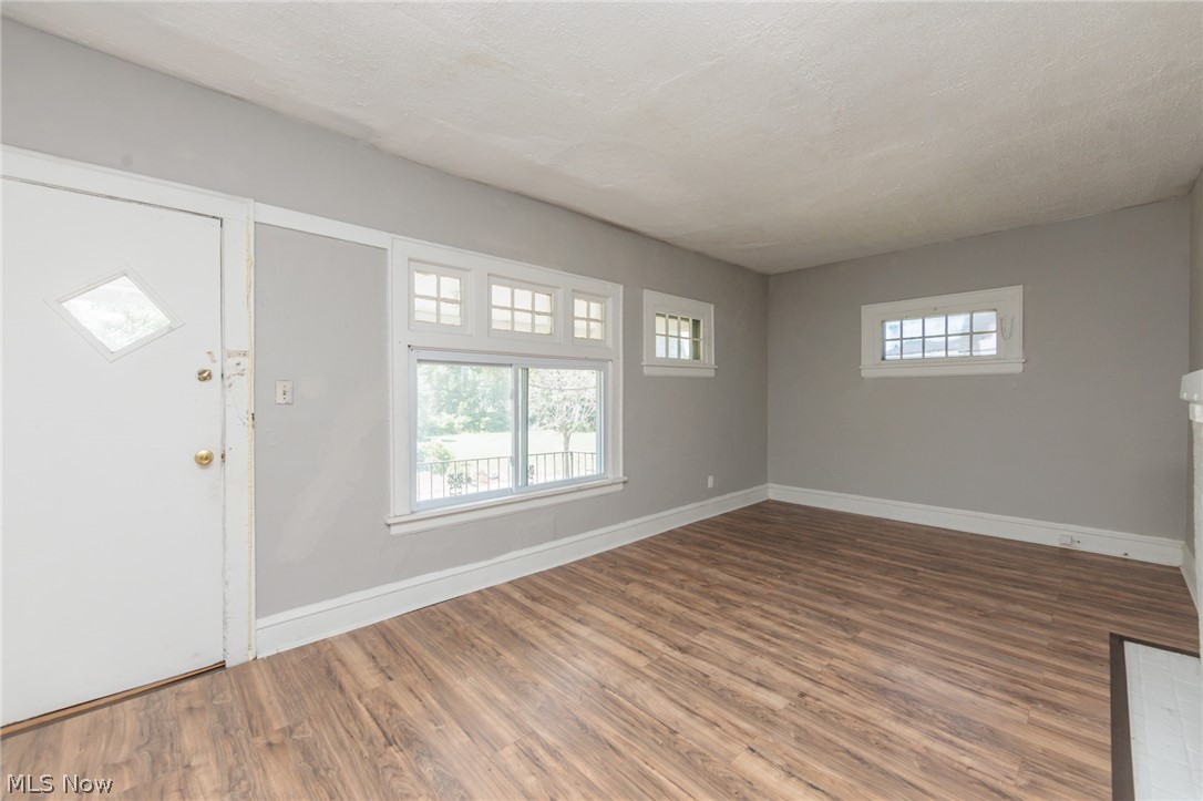 10937-10929 Massie Avenue Cleveland OH 44108