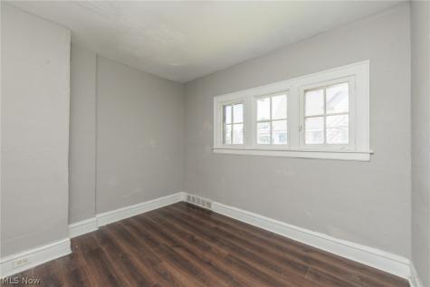 10937-10929 Massie Avenue Cleveland OH 44108