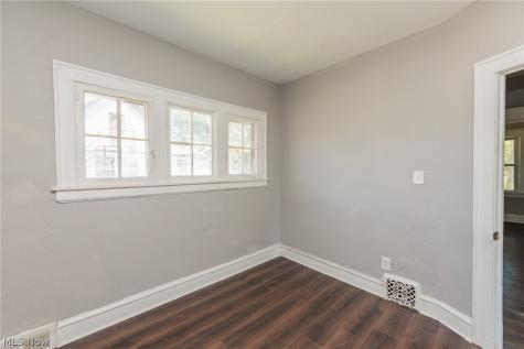 10937-10929 Massie Avenue Cleveland OH 44108