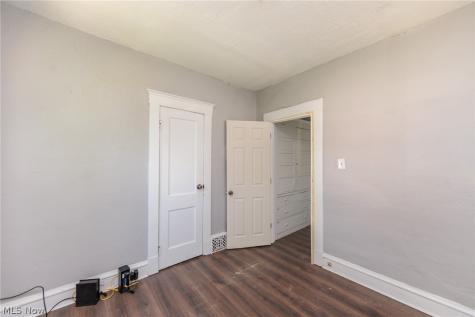 10937-10929 Massie Avenue Cleveland OH 44108