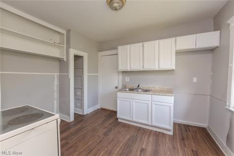 10937-10929 Massie Avenue Cleveland OH 44108