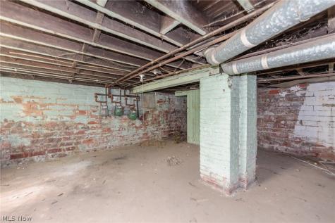 10937-10929 Massie Avenue Cleveland OH 44108