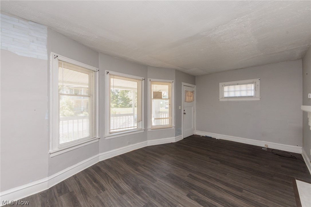 10937-10929 Massie Avenue Cleveland OH 44108