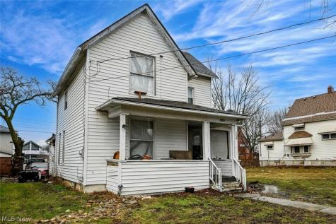 240 1st Street NW Barberton OH 44203