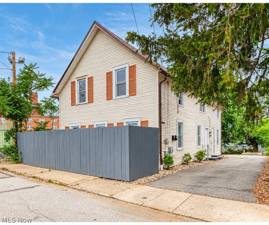 3602 Mobile Court Cleveland OH 44109