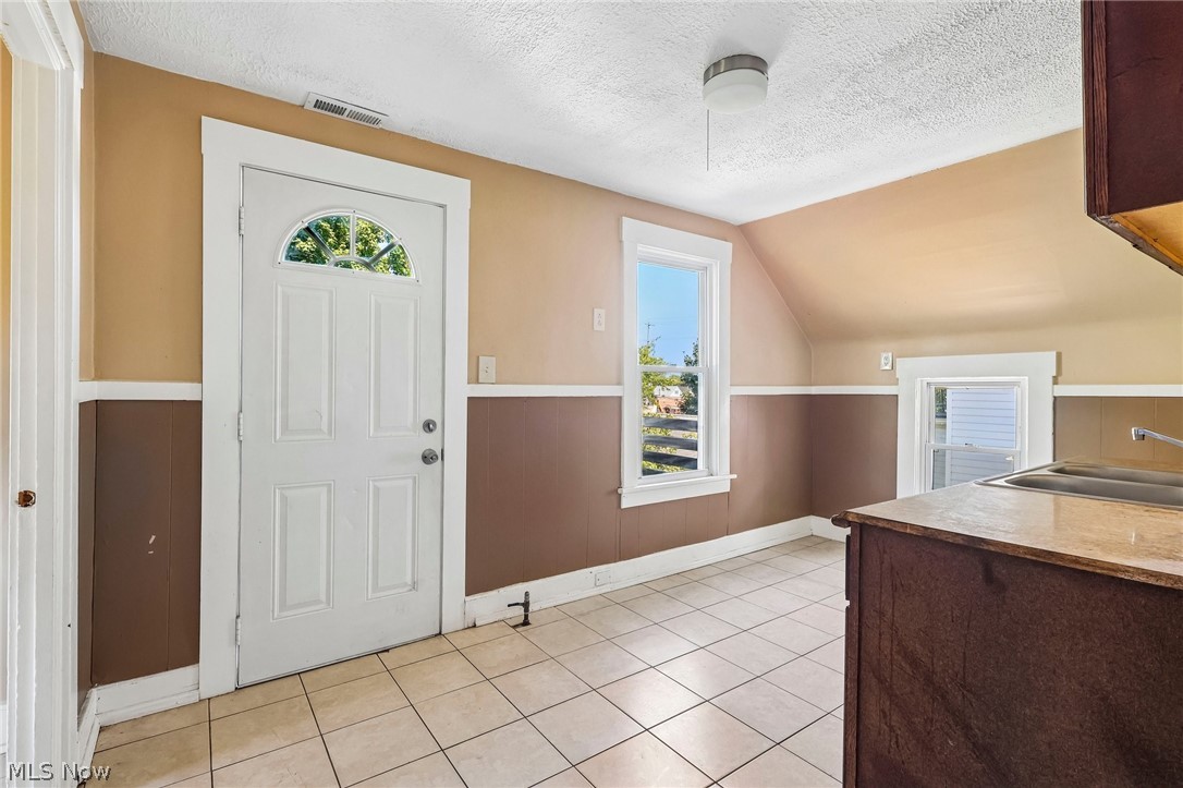 3602 Mobile Court Cleveland OH 44109