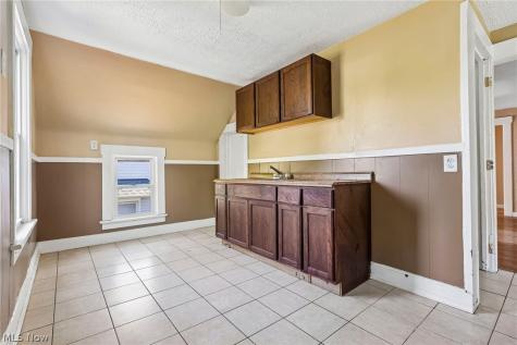 3602 Mobile Court Cleveland OH 44109