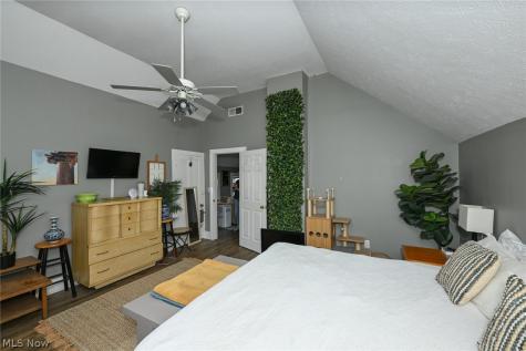 2116 W 32nd Street Cleveland OH 44113