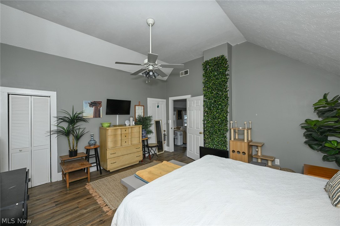 2116 W 32nd Street Cleveland OH 44113