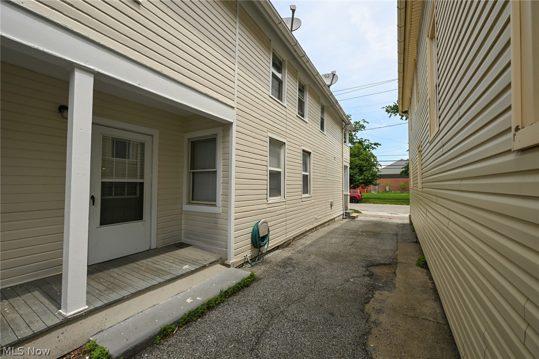 2116 W 32nd Street Cleveland OH 44113