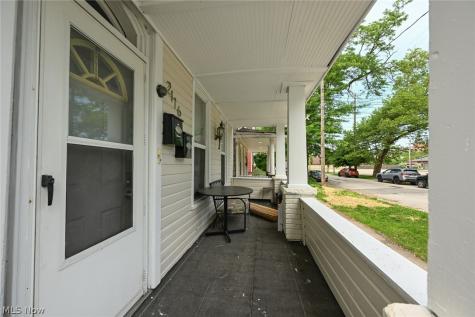2116 W 32nd Street Cleveland OH 44113