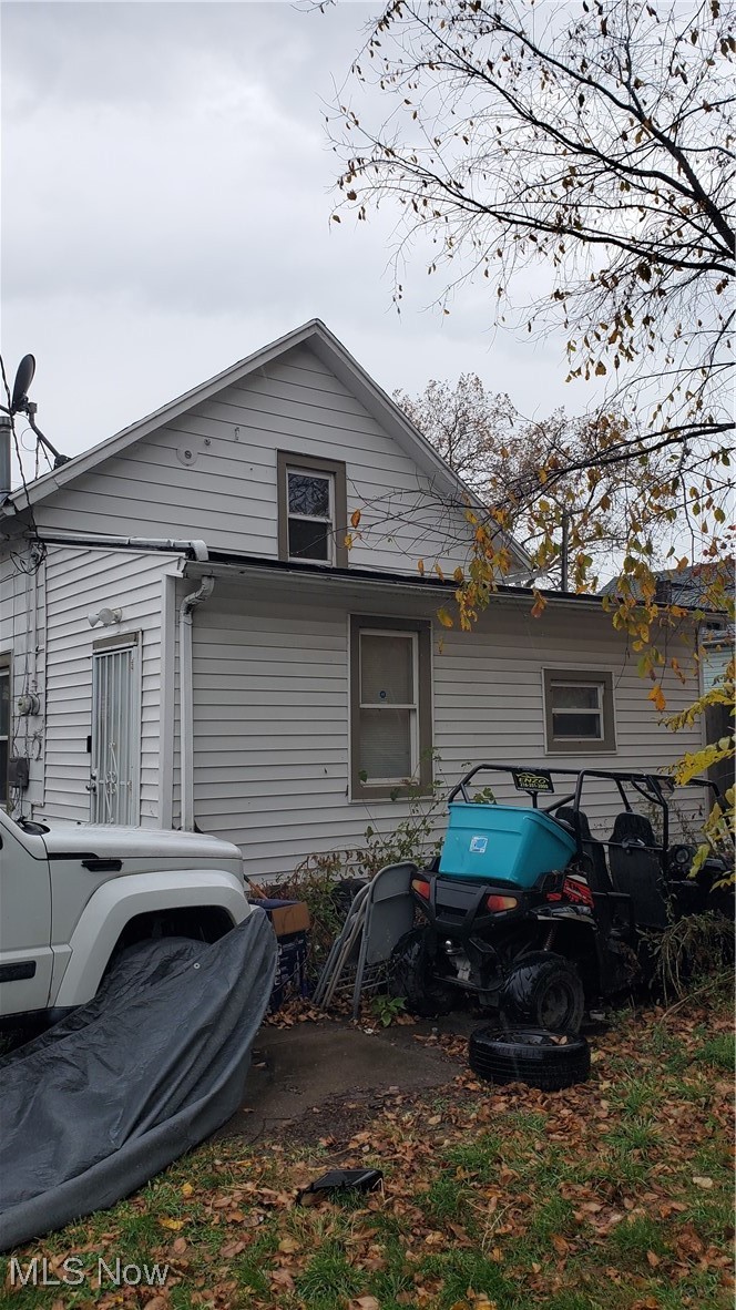 1979 W 54th Street Cleveland OH 44102