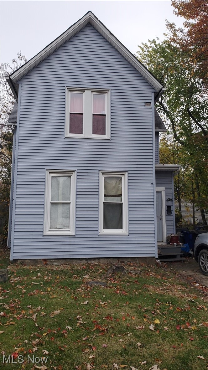 1979 W 54th Street Cleveland OH 44102