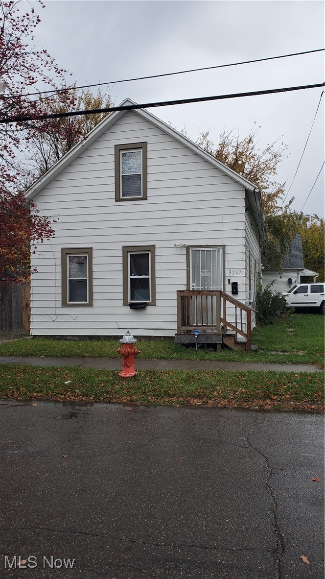1979 W 54th Street Cleveland OH 44102