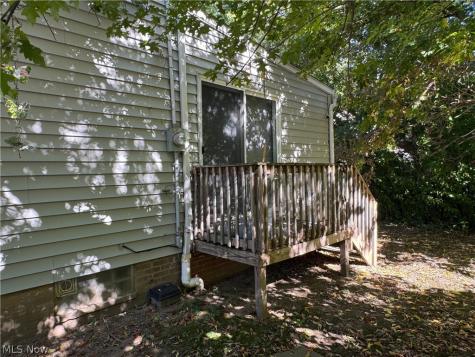 1539, 1543 Babbitt Road Euclid OH 44132